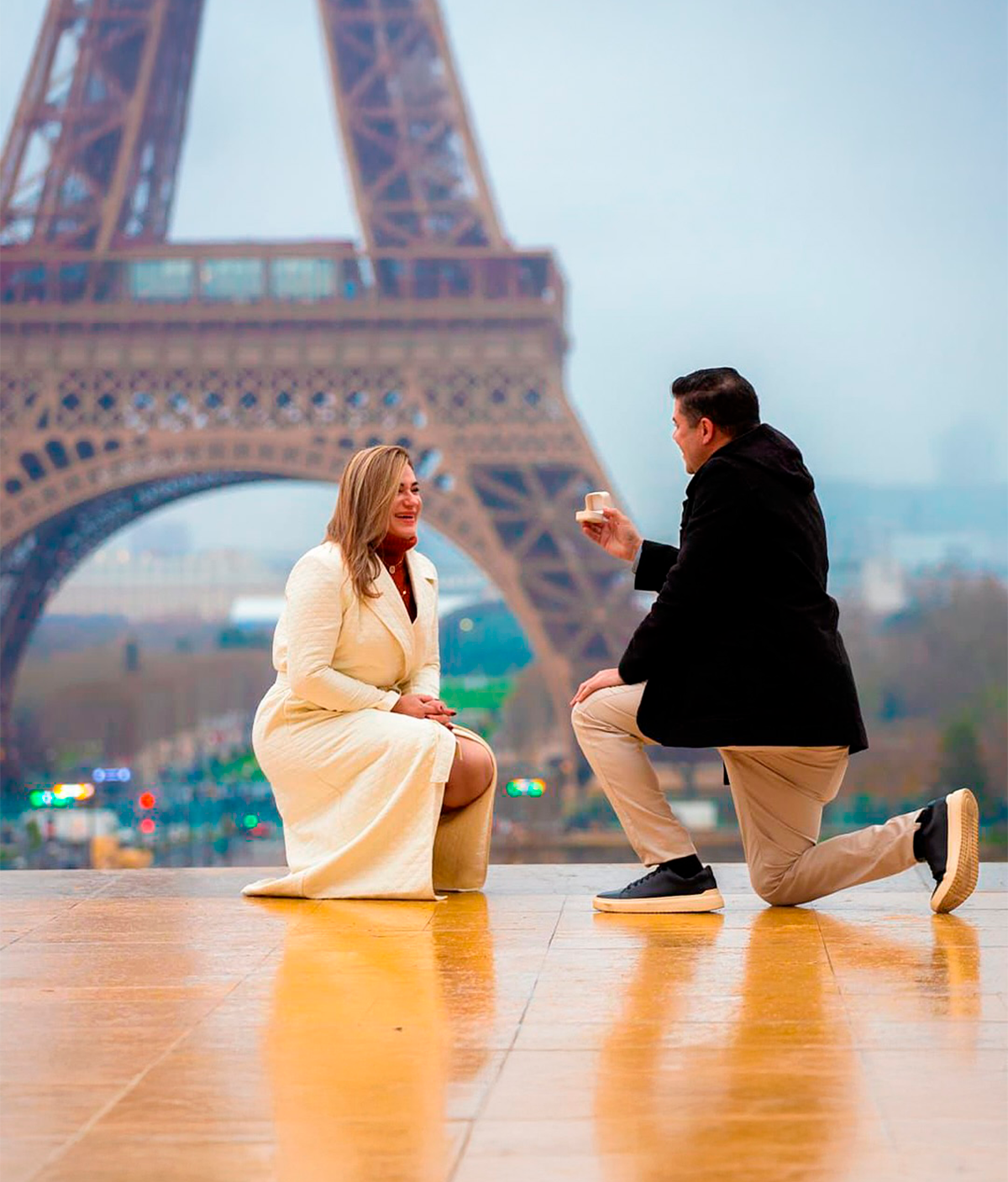 Pedido de casamento com anel BOTREL em Paris