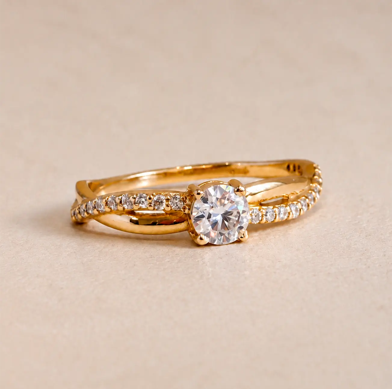 Anel de noivado BOTREL em ouro amarelo com diamante solitário